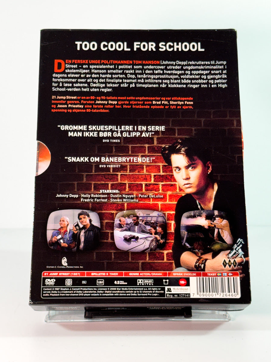 Bakside av cover til 21 jump street sesong 1, brukt original DVD hos Brukbar Film