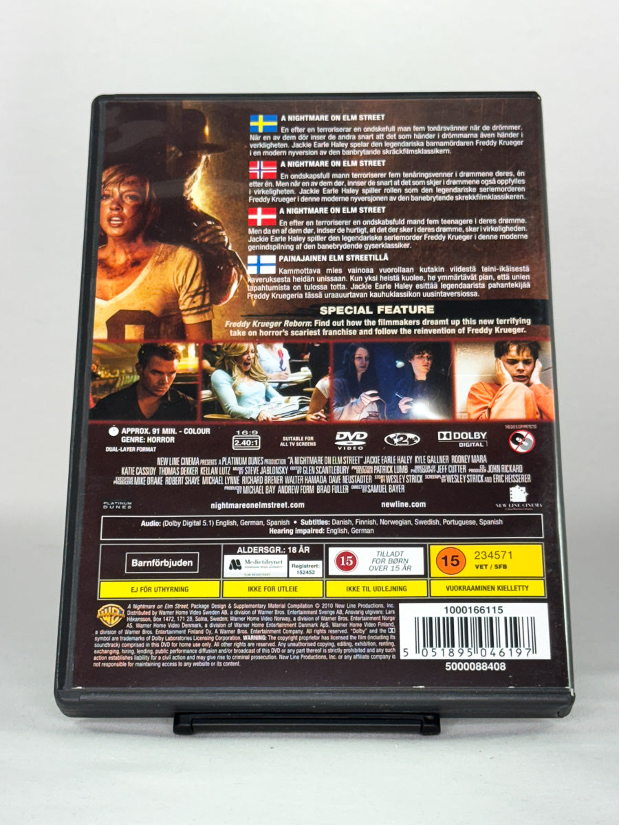DVD-bakside til filmen A Nightmare on Elm Street
Baksiden viser info, spesifikasjoner og eventuell ekstratekst – produktbilde fra nettbutikken Brukbar Film