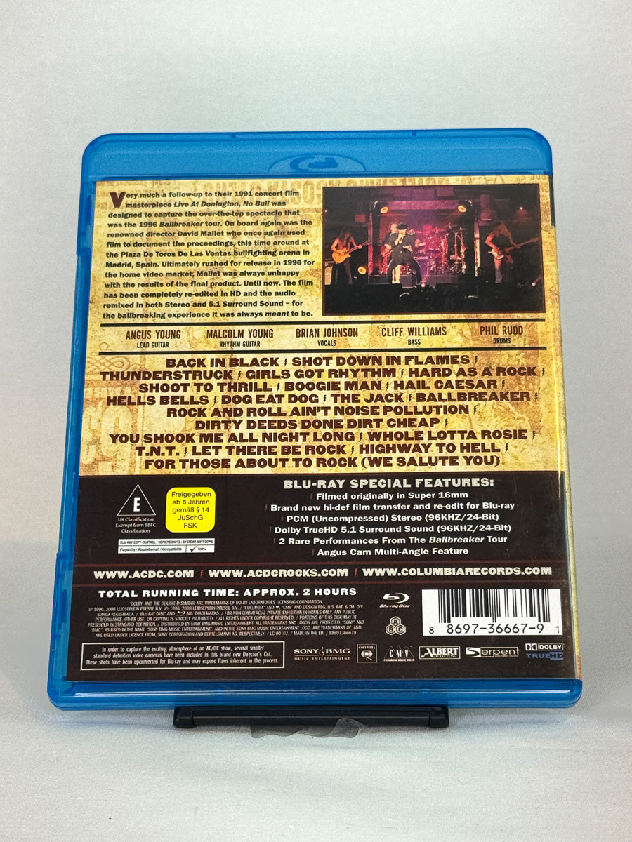 Bakside av Blu-ray-cover for AC/DC – No Bull: The Director’s Cut – brukt konsertfilm på Blu-ray, tilgjengelig hos Brukbar Film