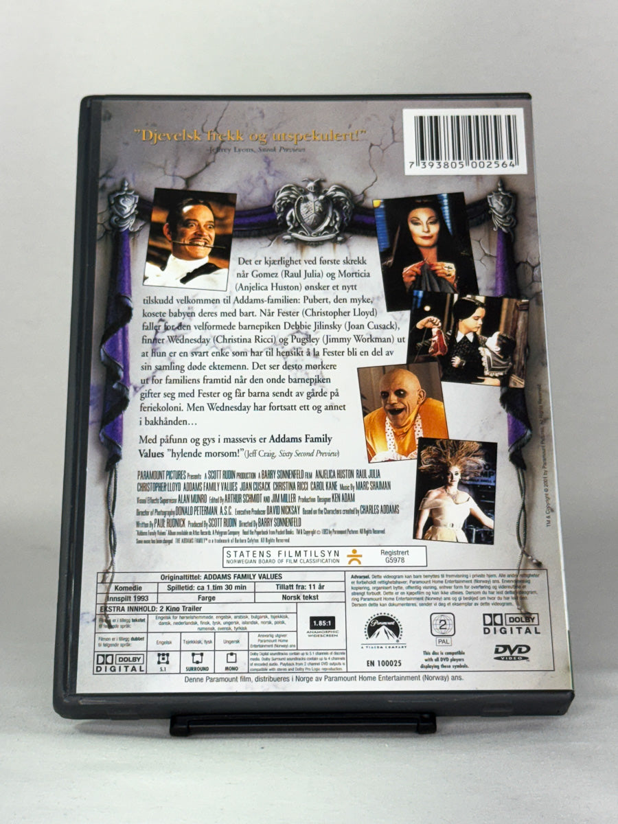 DVD-bakside til filmen Addams Family Values
Baksiden viser info, spesifikasjoner og eventuell ekstratekst – produktbilde fra nettbutikken Brukbar Film