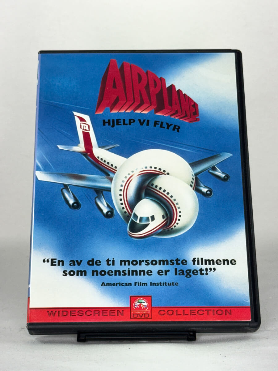 DVD-forside til filmen Airplane! - Hjelp vi flyr
Originalt cover brukt for produktbilde i nettbutikken Brukbar Film