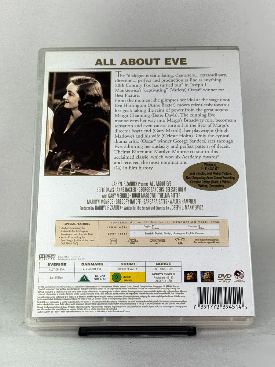 DVD-bakside til filmen All About Eve 20th Century Classics
Baksiden viser info, spesifikasjoner og eventuell ekstratekst – produktbilde fra nettbutikken Brukbar Film