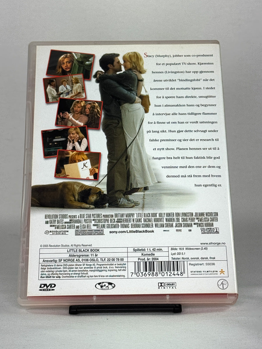 DVD-bakside til filmen Alle hans X-damer
Baksiden viser info, spesifikasjoner og eventuell ekstratekst – produktbilde fra nettbutikken Brukbar Film