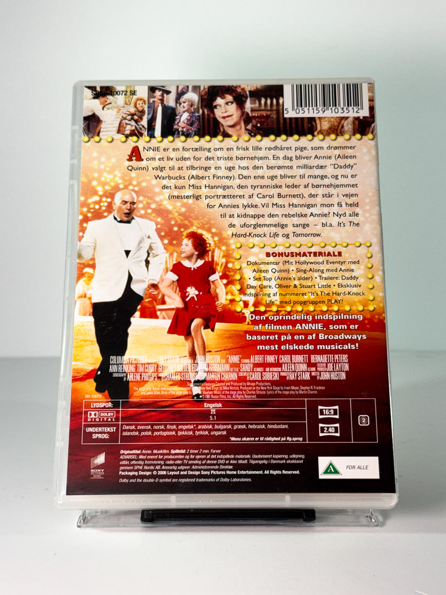Bakside av cover til annie, bruktfilm på DVD hos Brukbar Film