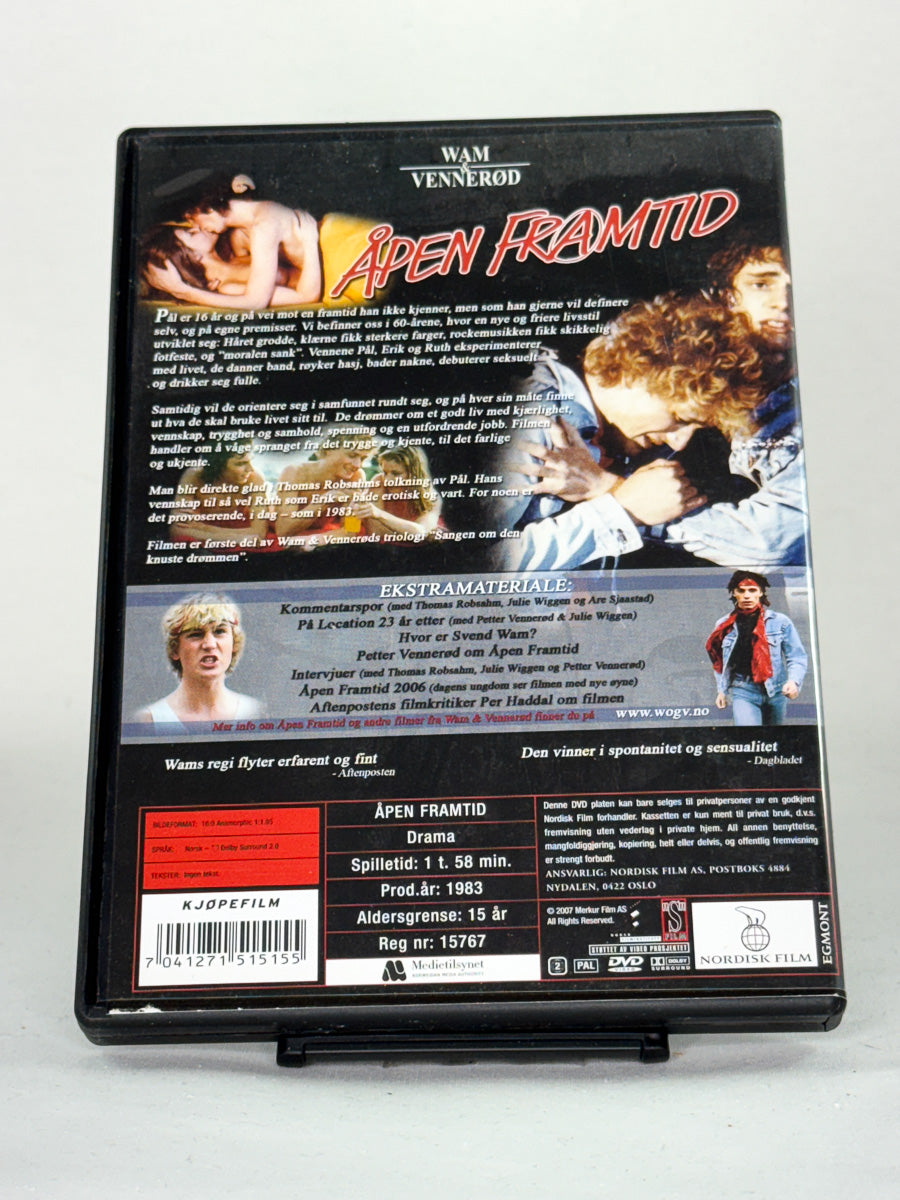 DVD-bakside til filmen Åpen framtid
Baksiden viser info, spesifikasjoner og eventuell ekstratekst – produktbilde fra nettbutikken Brukbar Film