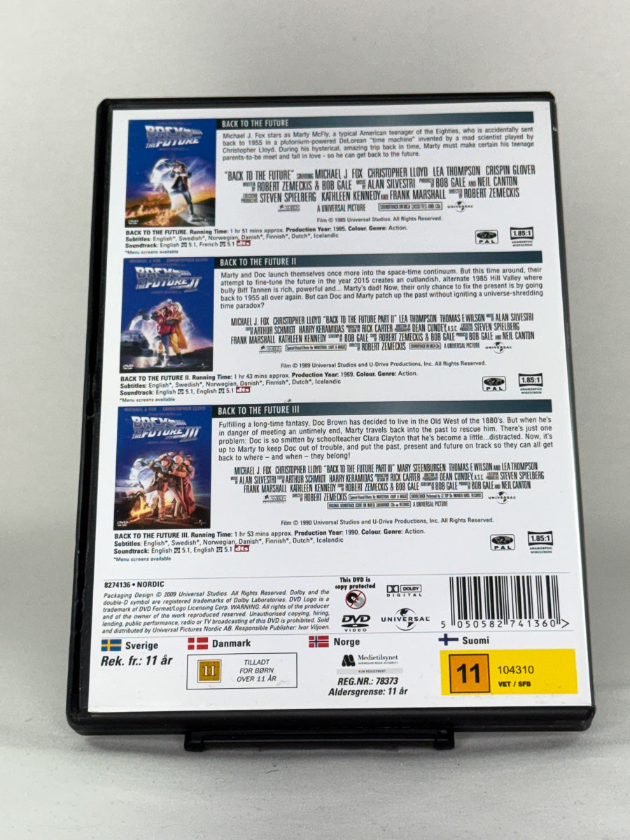 DVD-bakside til filmen Back to the Future Trilogy
Baksiden viser info, spesifikasjoner og eventuell ekstratekst – produktbilde fra nettbutikken Brukbar Film