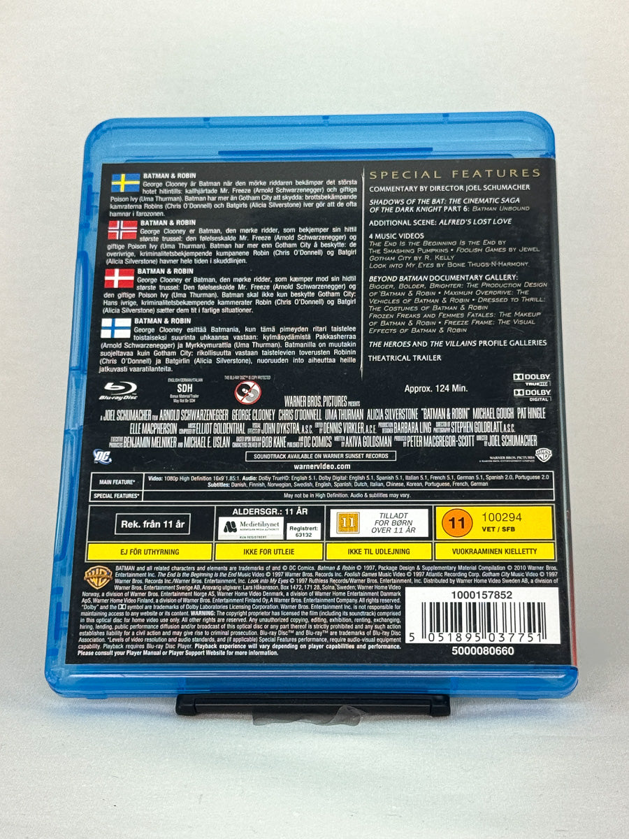 Bakside av Blu-ray-coveret til Batman & Robin – spesifikasjoner og ekstramateriale, brukt Blu-ray tilgjengelig hos Brukbar Film