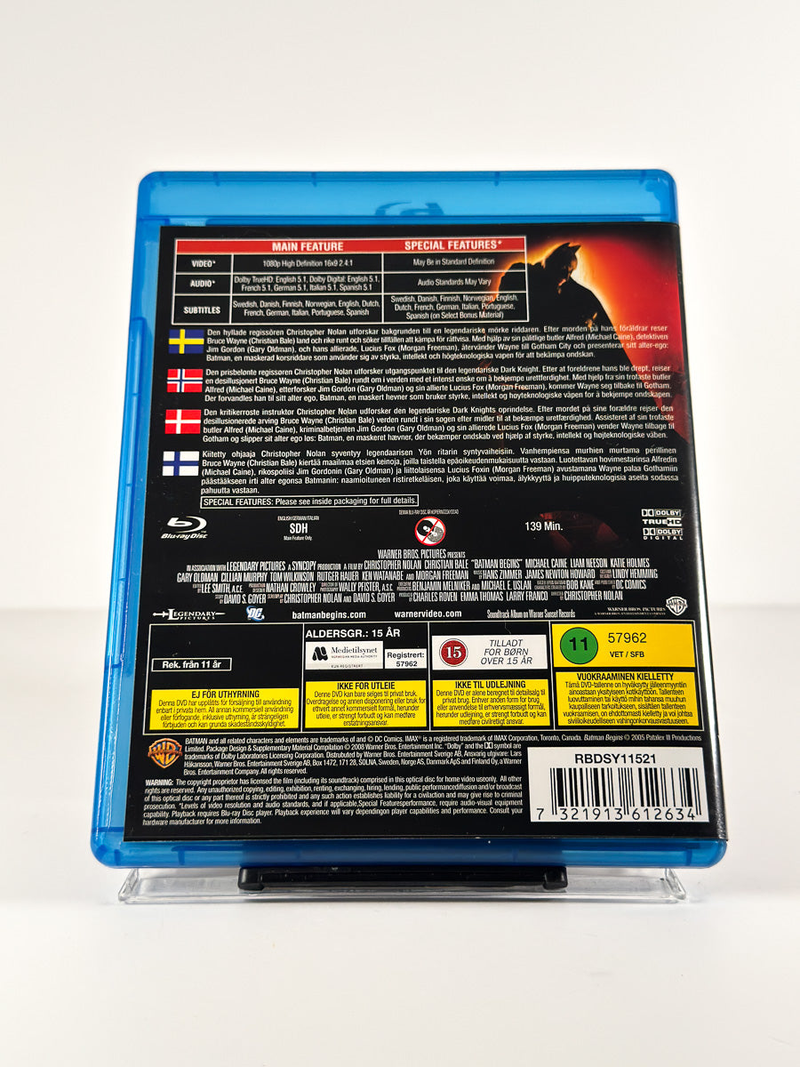 Bakside av cover til Batman Begins på Blu-ray