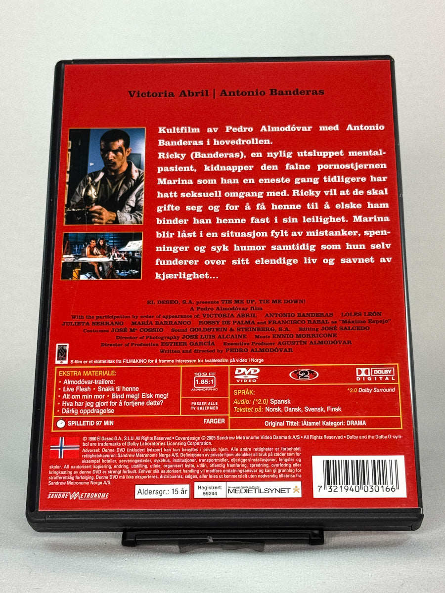 DVD-cover-bakside til filmen Bind meg, elsk meg! – Brukt DVD fra nettbutikken Brukbar Film