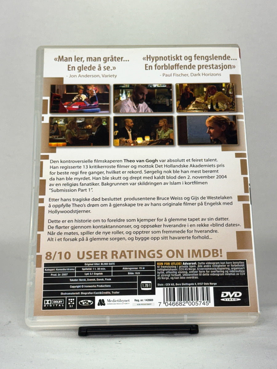DVD-bakside til filmen Blind Date
Baksiden viser info, spesifikasjoner og eventuell ekstratekst – produktbilde fra nettbutikken Brukbar Film