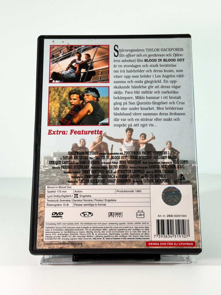 Bakside av cover til Blood In Blood Out, bruktfilm på DVD hos Brukbar Film