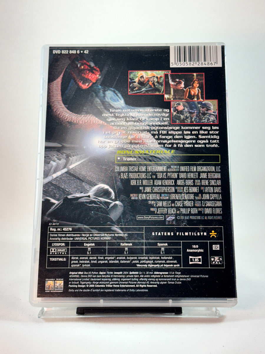 Bakside av cover til Boa vs Python, bruktfilm hos nettbutikken Brukbar Film