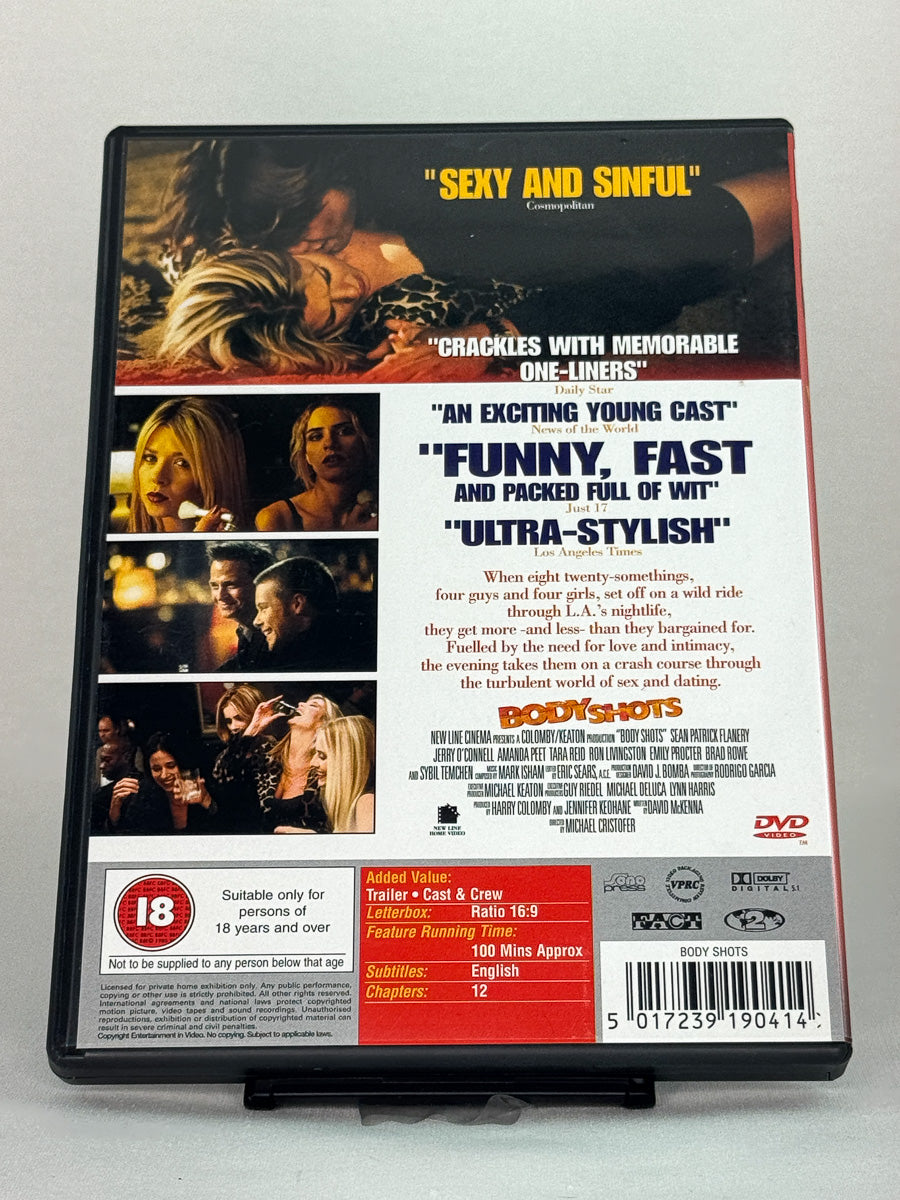 Bakside av DVD-cover til Body Shots – brukt film med erotisk innhold og spesifikasjoner tilgjengelig hos Brukbar Film
