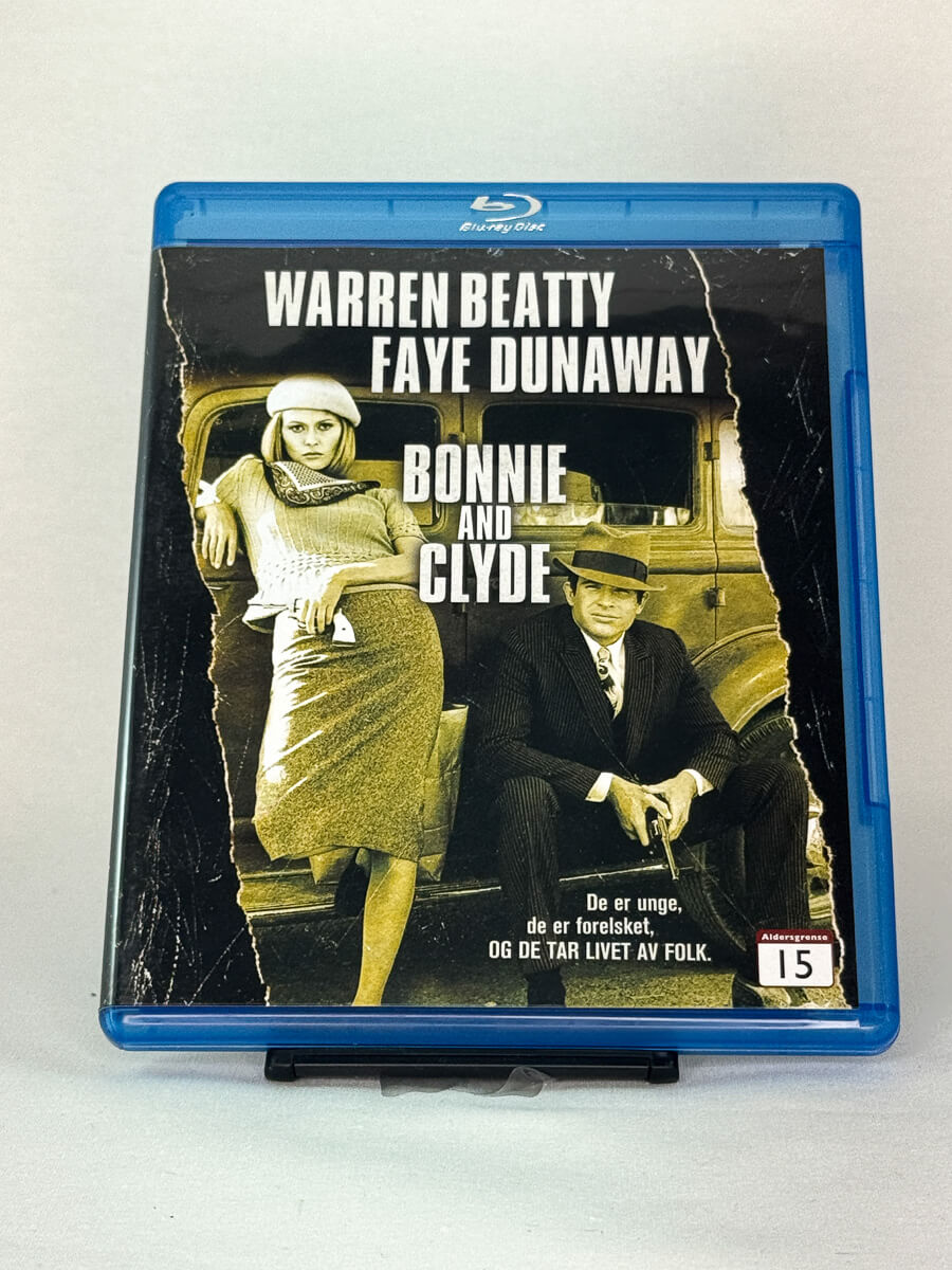 Forside av Blu-ray-cover til filmklassikeren Bonnie and Clyde – brukt krimdrama hos Brukbar Film