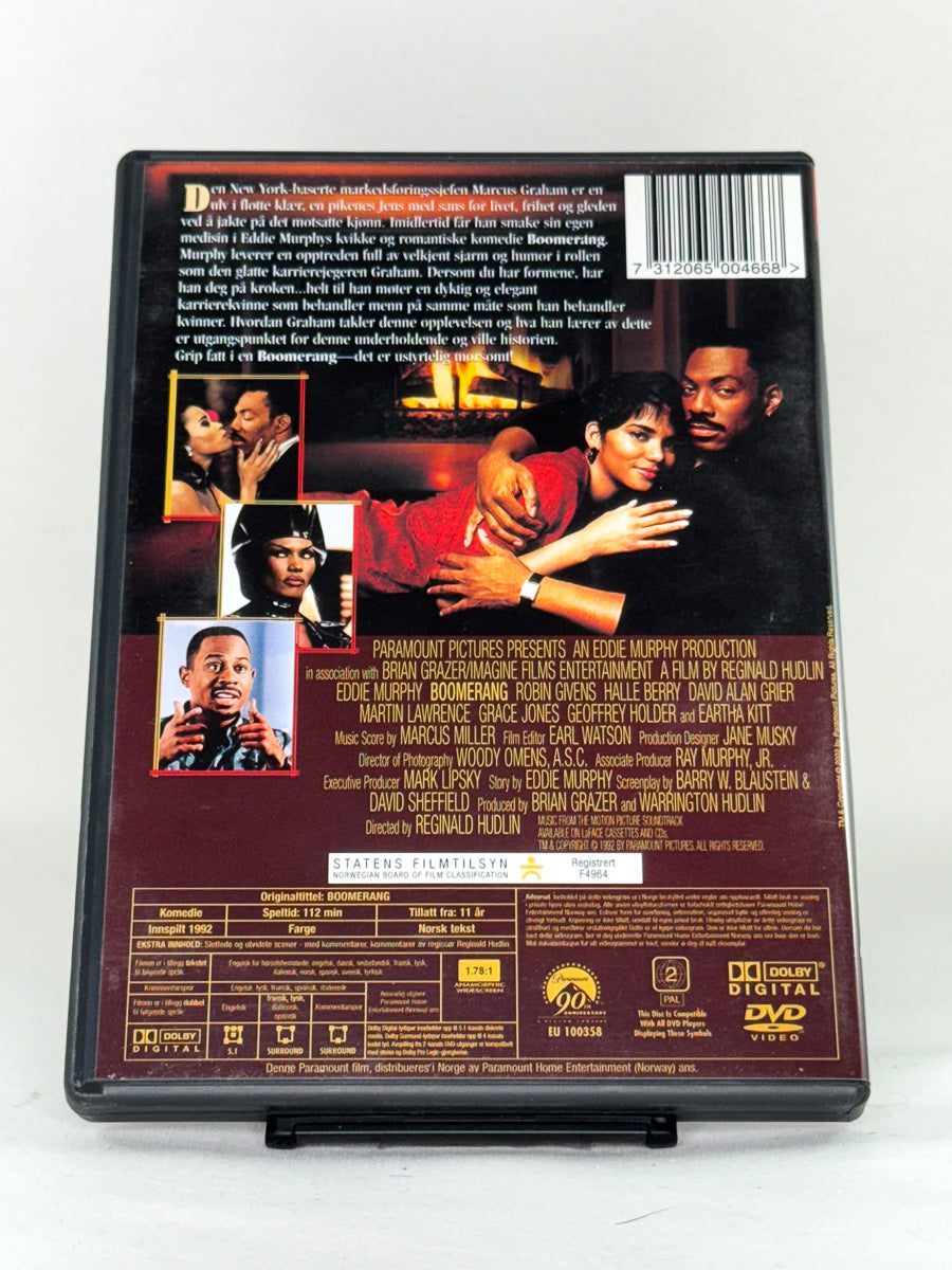 DVD-cover-bakside til filmen Boomerang – Brukt DVD fra nettbutikken Brukbar Film