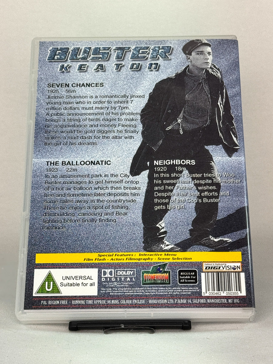 Bakside av DVD-cover til Buster Keaton Volume 4 – inkluderer Seven Chances, The Balloonatic og Neighbours, original brukt DVD hos Brukbar Film.