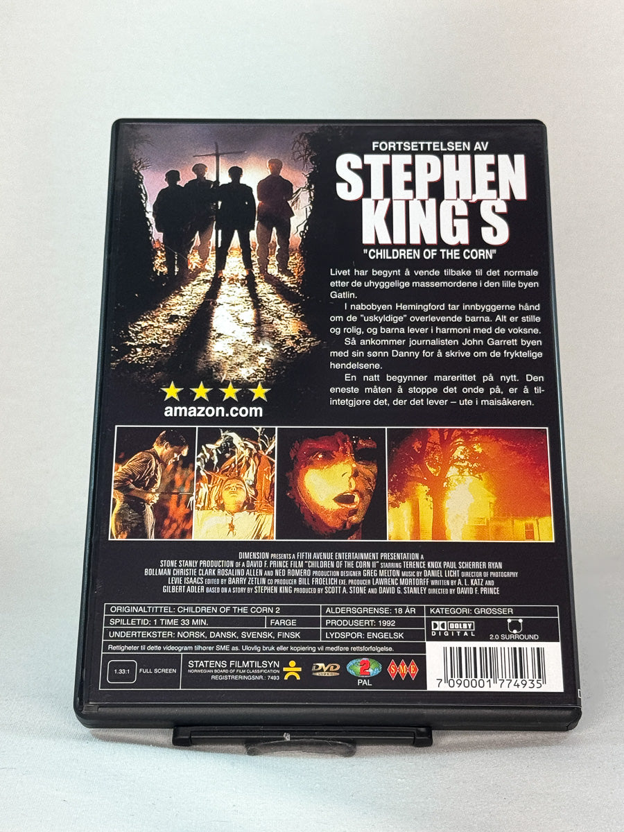 Bakside av DVD-cover for Children of the Corn II – blodig fortsettelse av Stephen Kings kornmareritt, original bruktfilm på DVD hos Brukbar Film.