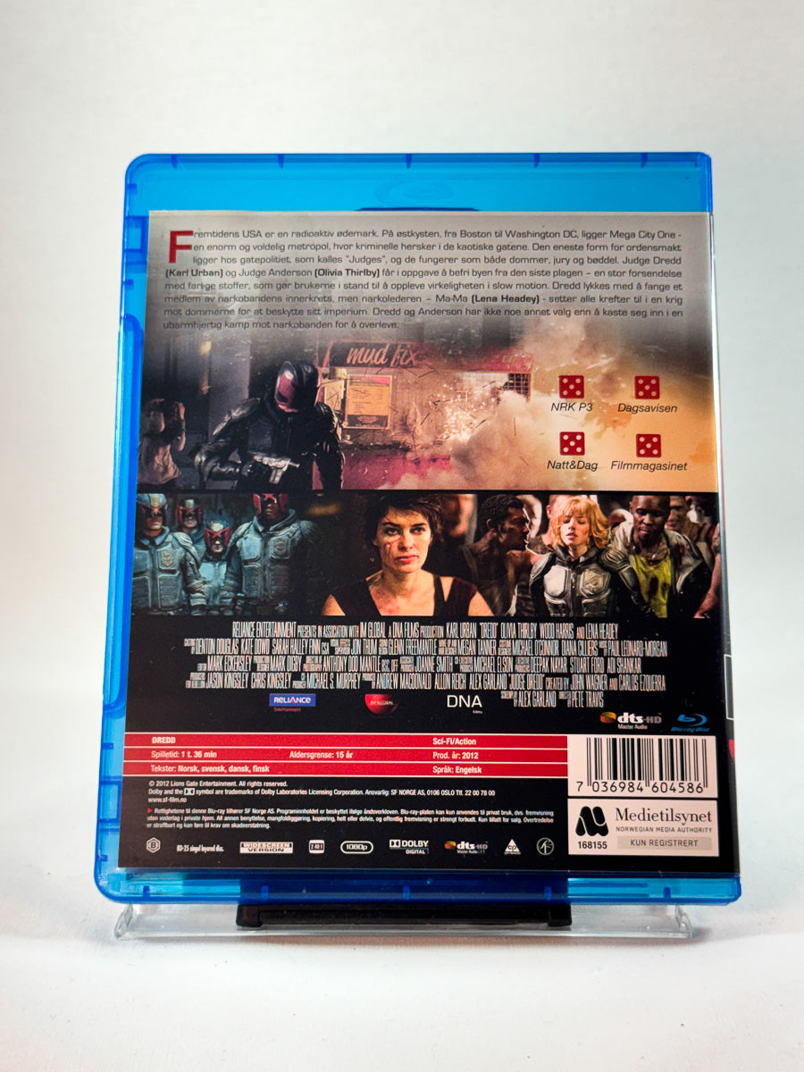 Bakside av cover til Dredd 3D, brukt Blu-ray-utgivelse hos Brukbar Film