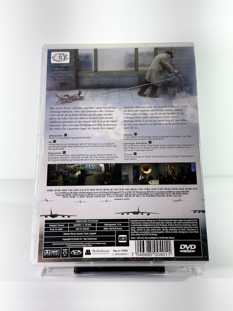 Bakside av cover til Du levande, bruktfilm på DVD hos Brukbar Film