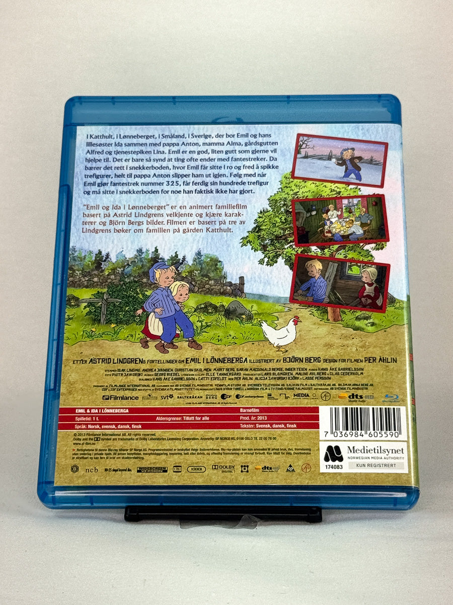 Bakside av Blu-ray-cover til Emil & Ida i Lønneberget – norsk taleversjon av Astrid Lindgrens univers, familievennlig Blu-ray hos Brukbar Film.