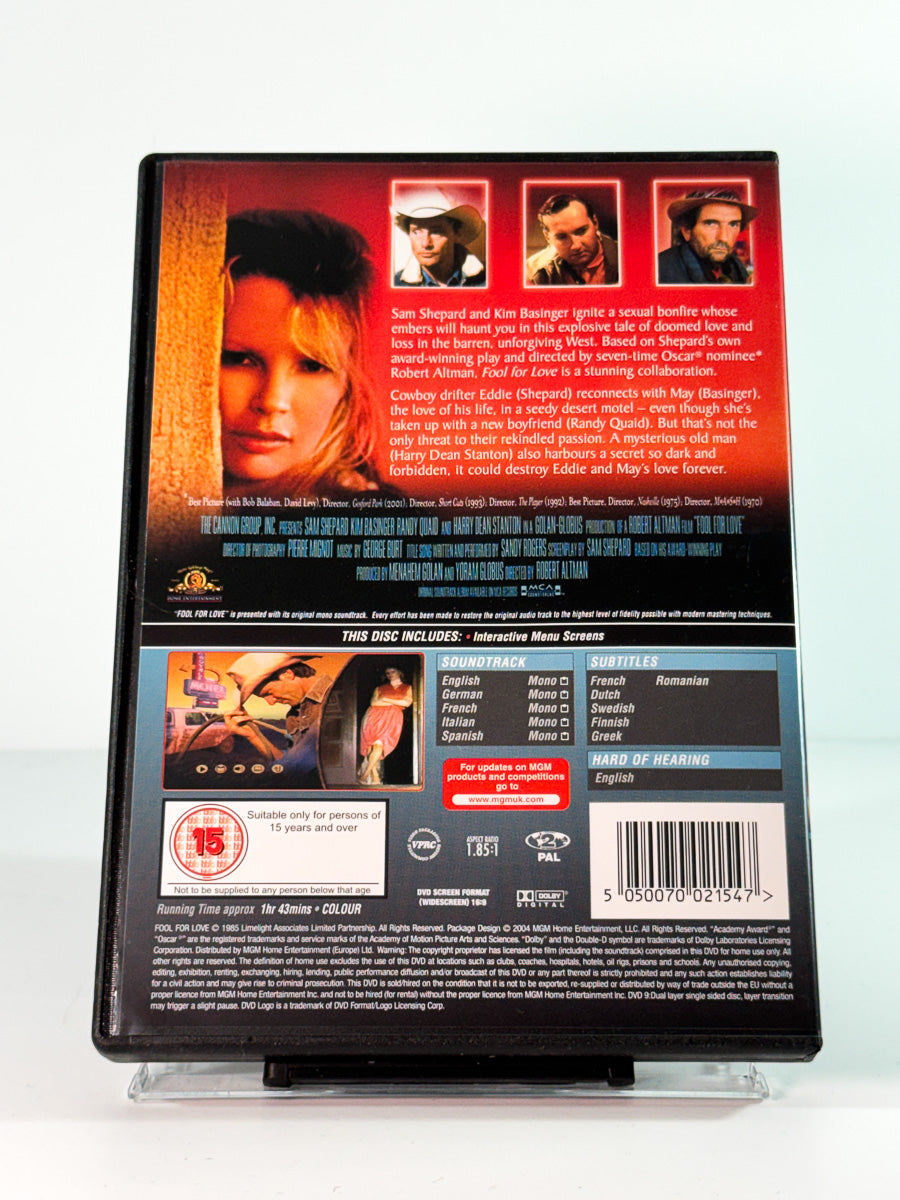 Bakside av cover til fool for love, bruktfilm hos nettbutikken Brukbar Film