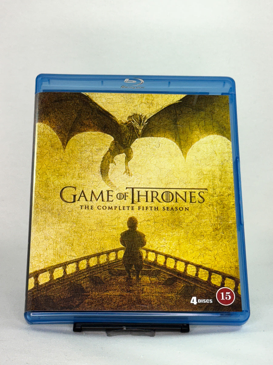 Forside av Blu-raycover til Game of Thrones – Sesong 5 – maktkampene tilspisser seg, brukt Blu-ray hos Brukbar Film