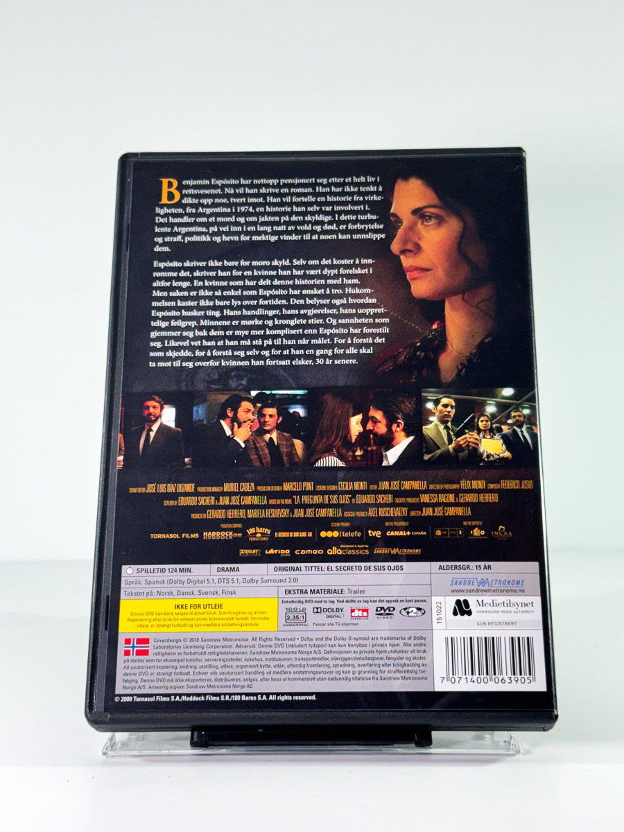 Bakside av cover til hemmeligheten i deres oyne, brukt DVD hos Brukbar Film