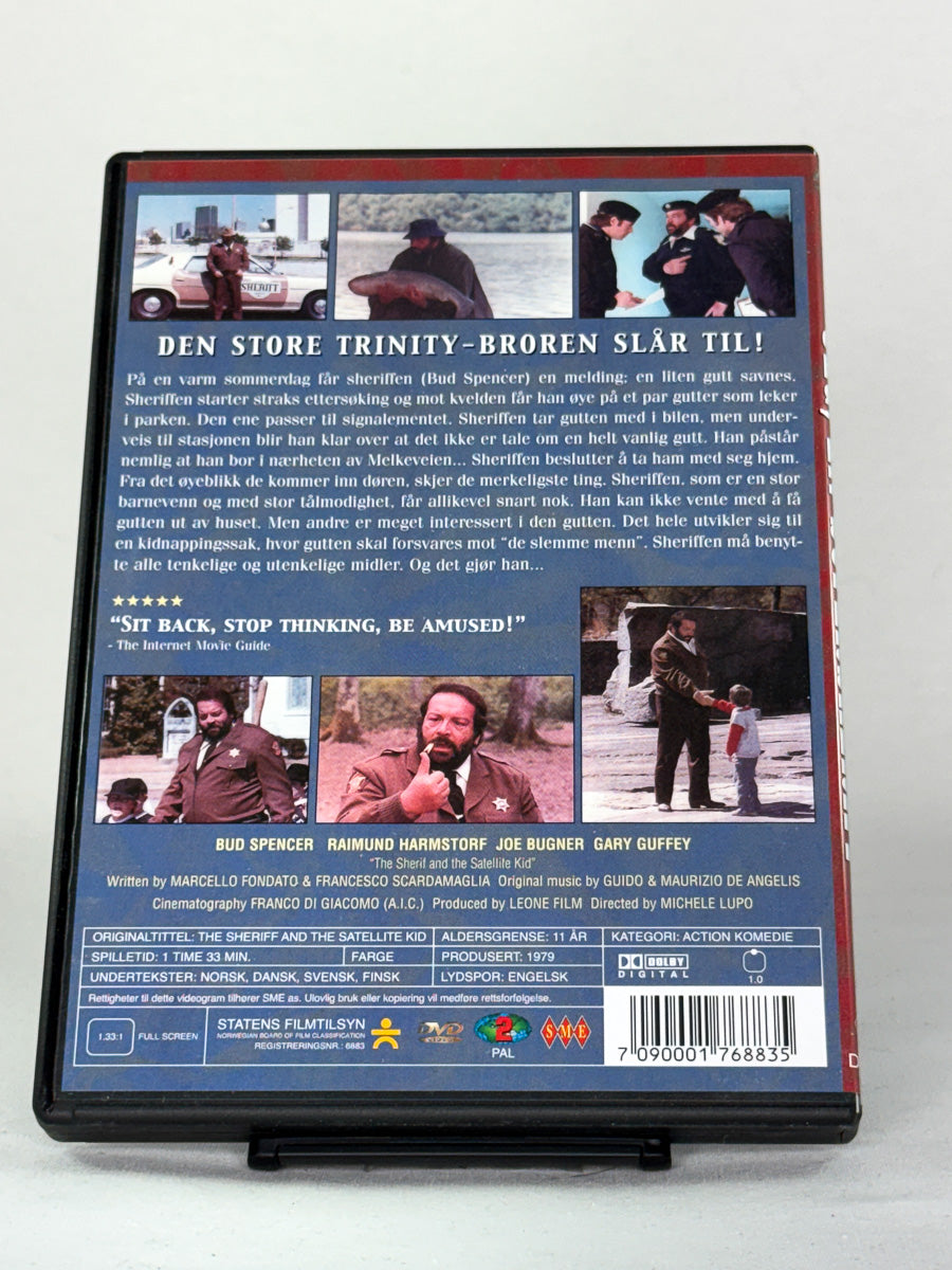 Bakside av DVD-cover til Jeg, en supersheriff – Bud Spencer som tøff sheriff med glimt i øyet – original brukt DVD hos Brukbar Film.