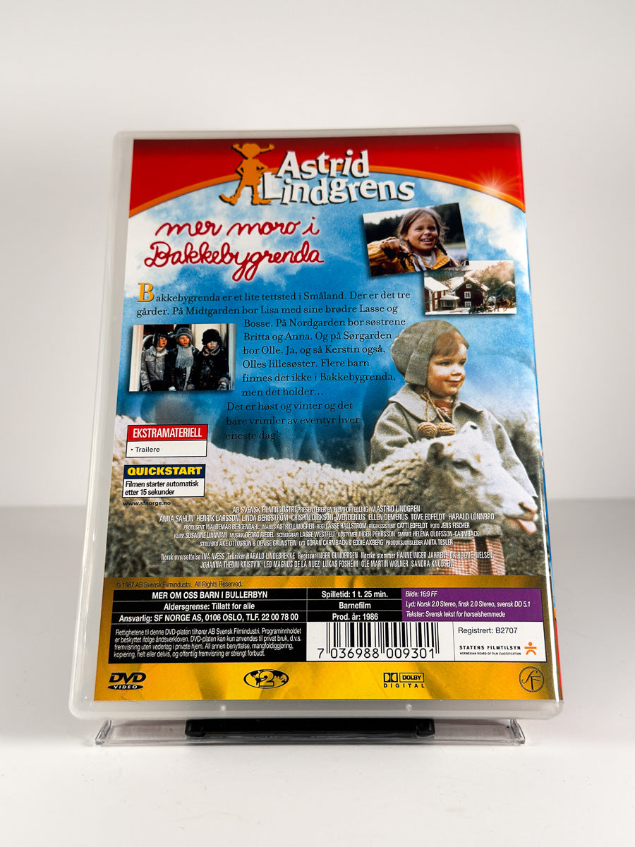 Bakside av cover til Mer moro i Bakkebygrenda på DVD