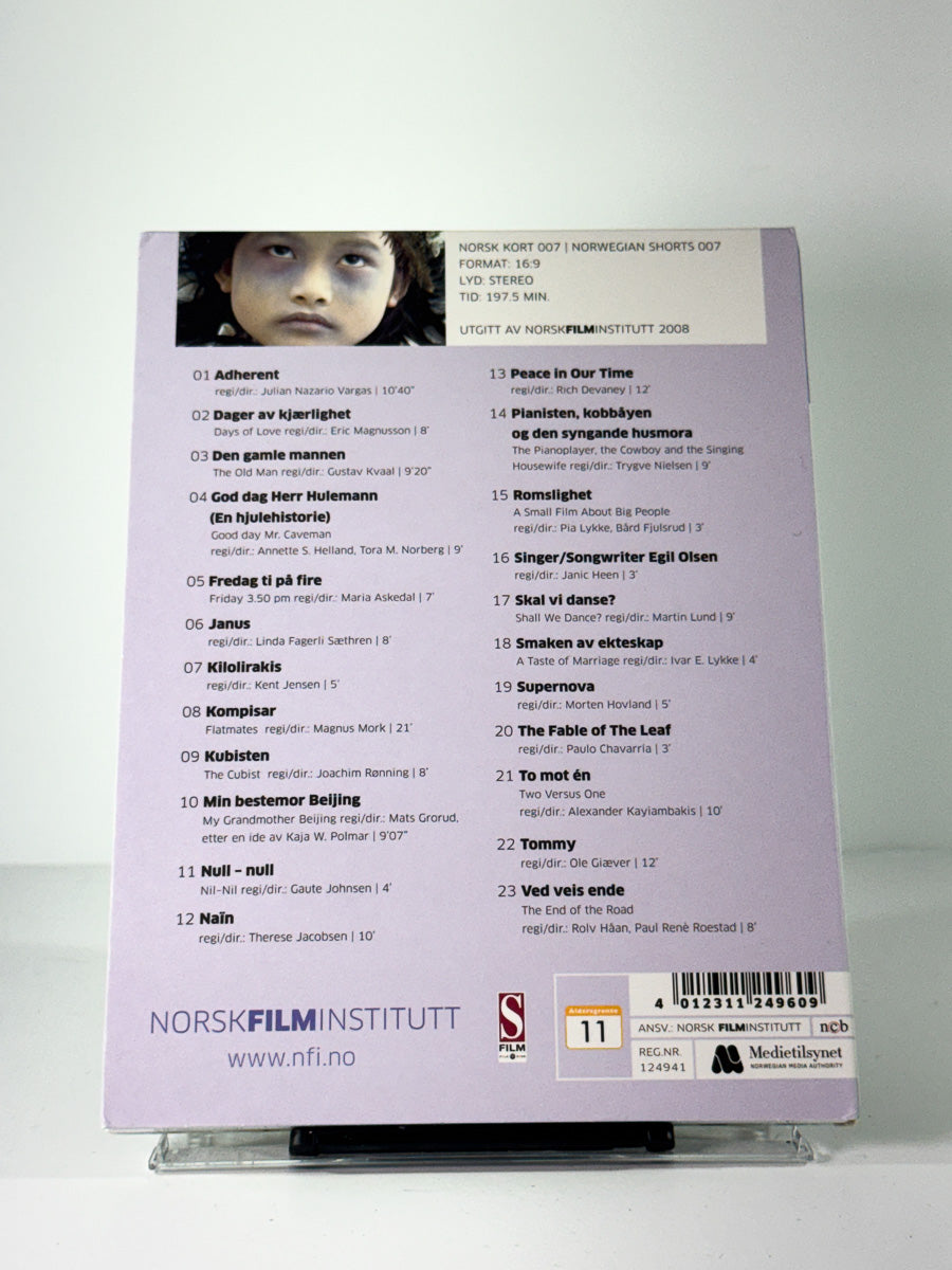 Bakside av cover til Norsk Kort 007, bruktfilm på DVD hos Brukbar Film