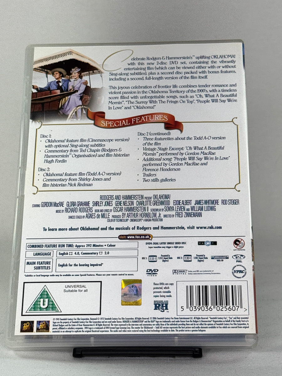 Bakside av DVD-cover til Oklahoma! , bruktfilm hos nettbutikken Brukbar Film