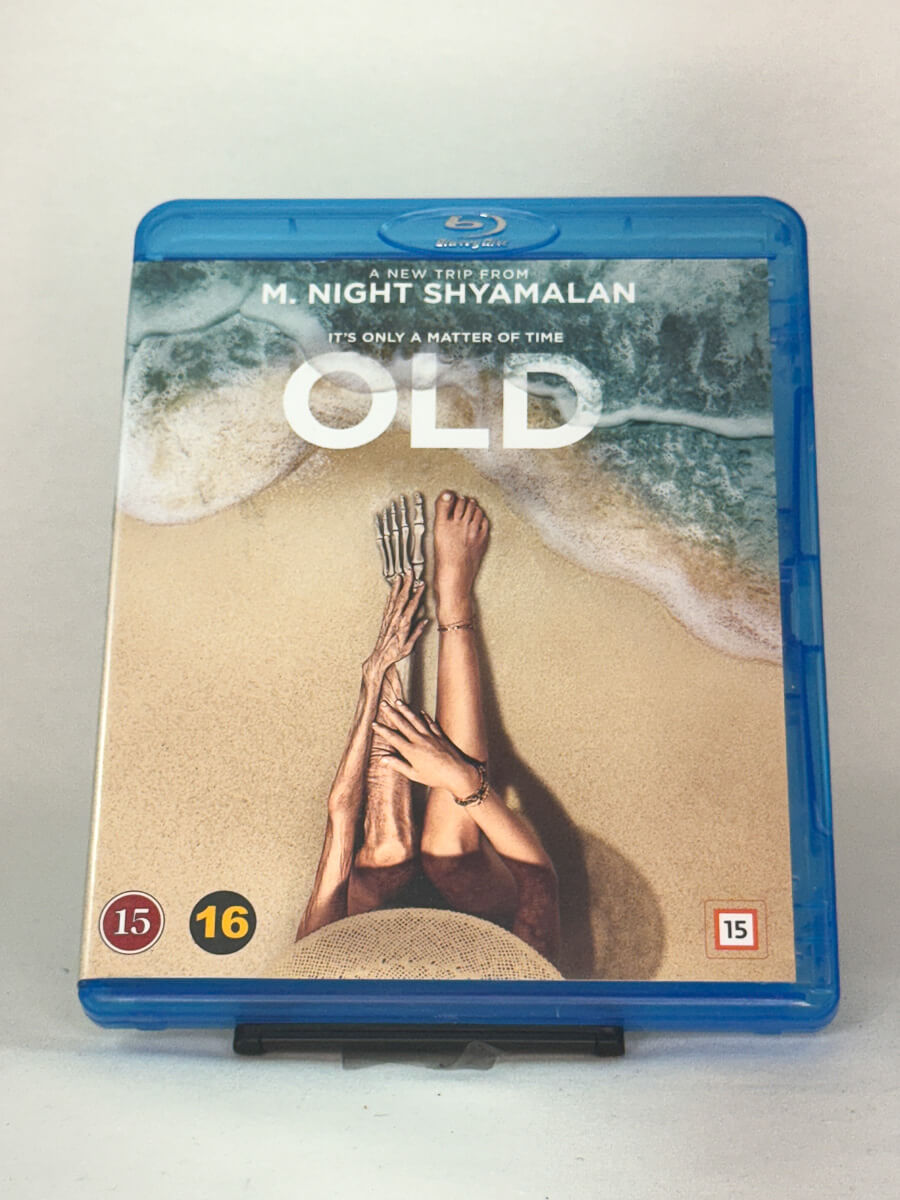 Brukt Blu-ray-film Old – forside av filmcover, kjøp originale brukte Blu-ray og DVD-filmer hos Brukbar Film