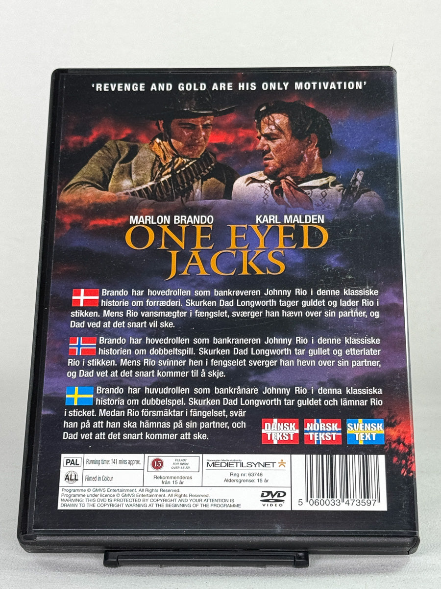 DVD-bakside til filmen One Eyed Jacks
Baksiden viser info, spesifikasjoner og eventuell ekstratekst – produktbilde fra nettbutikken Brukbar Film