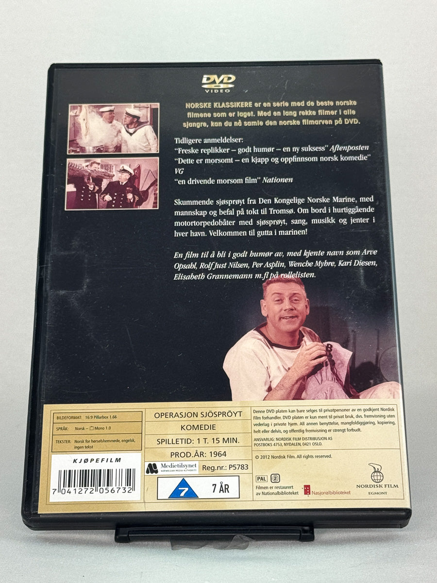 DVD-cover-bakside til filmen Operasjon Sjøsprøyt – Brukt DVD fra nettbutikken Brukbar Film