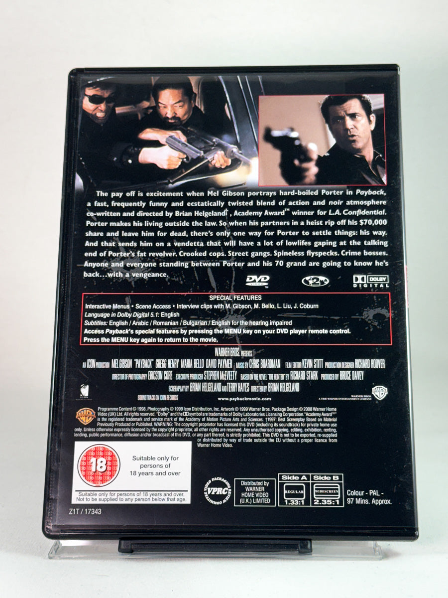 Bakside av DVD-cover for Payback – mørk og stilfull actionfilm, brukt DVD hos Brukbar Film.