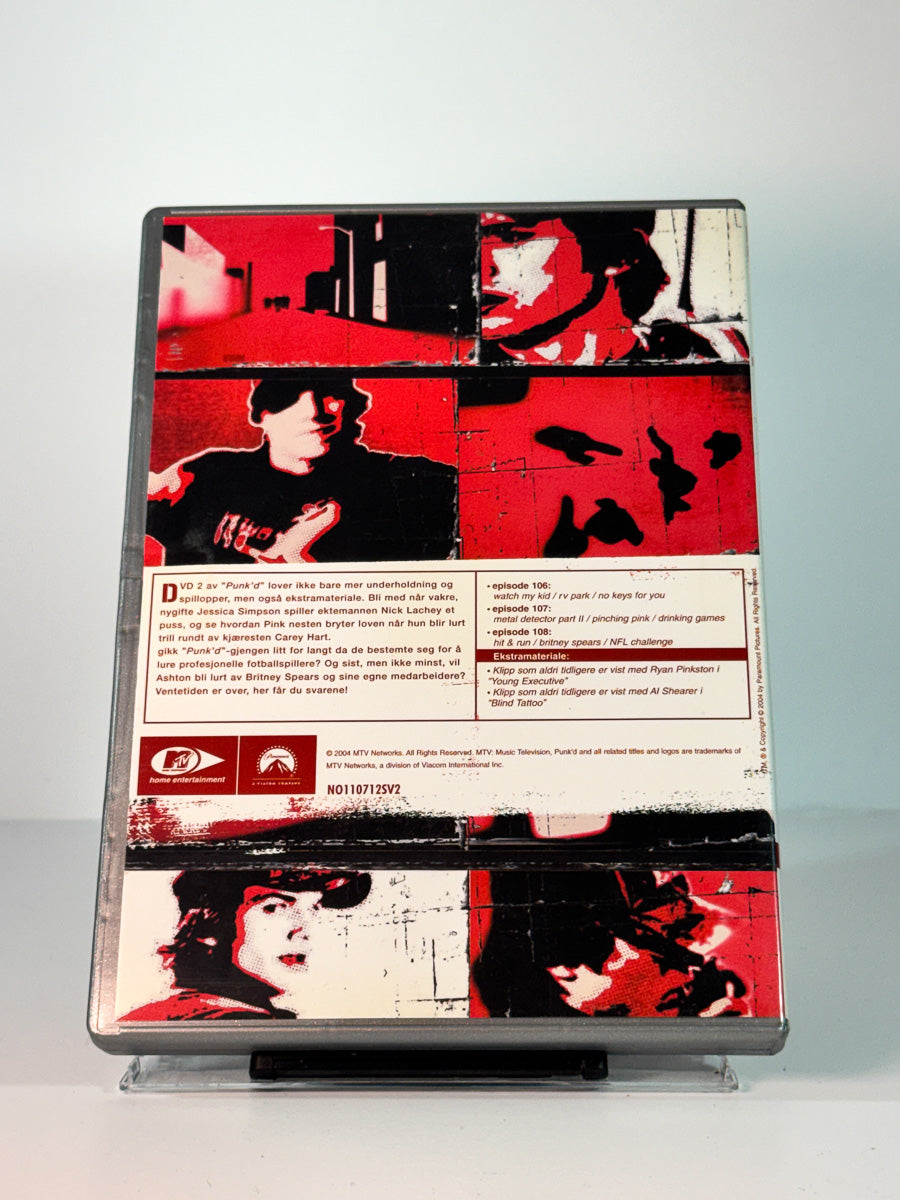 Bakside av cover til Punk’d – Den komplette første sesongen, del 2 brukt DVD hos Brukbar Film
