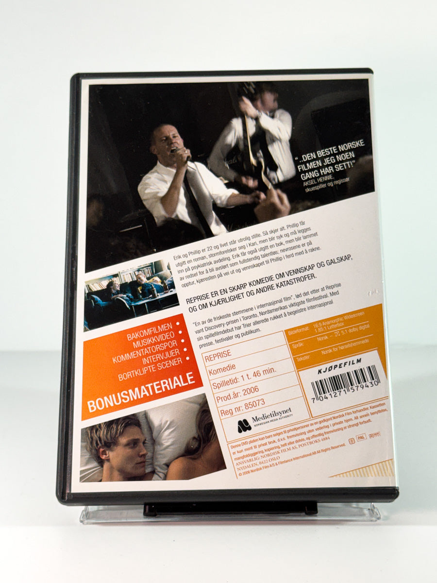 Bakside av cover til Reprise, bruktfilm hos nettbutikken Brukbar Film