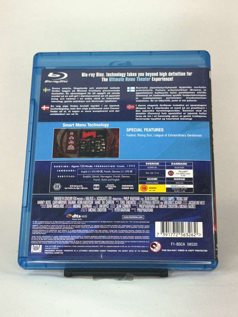 Bakside av Blu-ray-cover til Rising Sun – spenningsfilm basert på Michael Crichtons roman, second hand Blu-ray-film fra Brukbar Film.