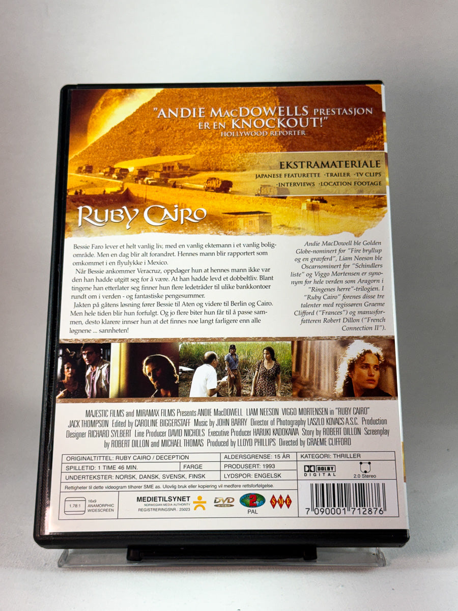 Bakside av cover til Ruby Cairo, bruktfilm på DVD hos Brukbar Film