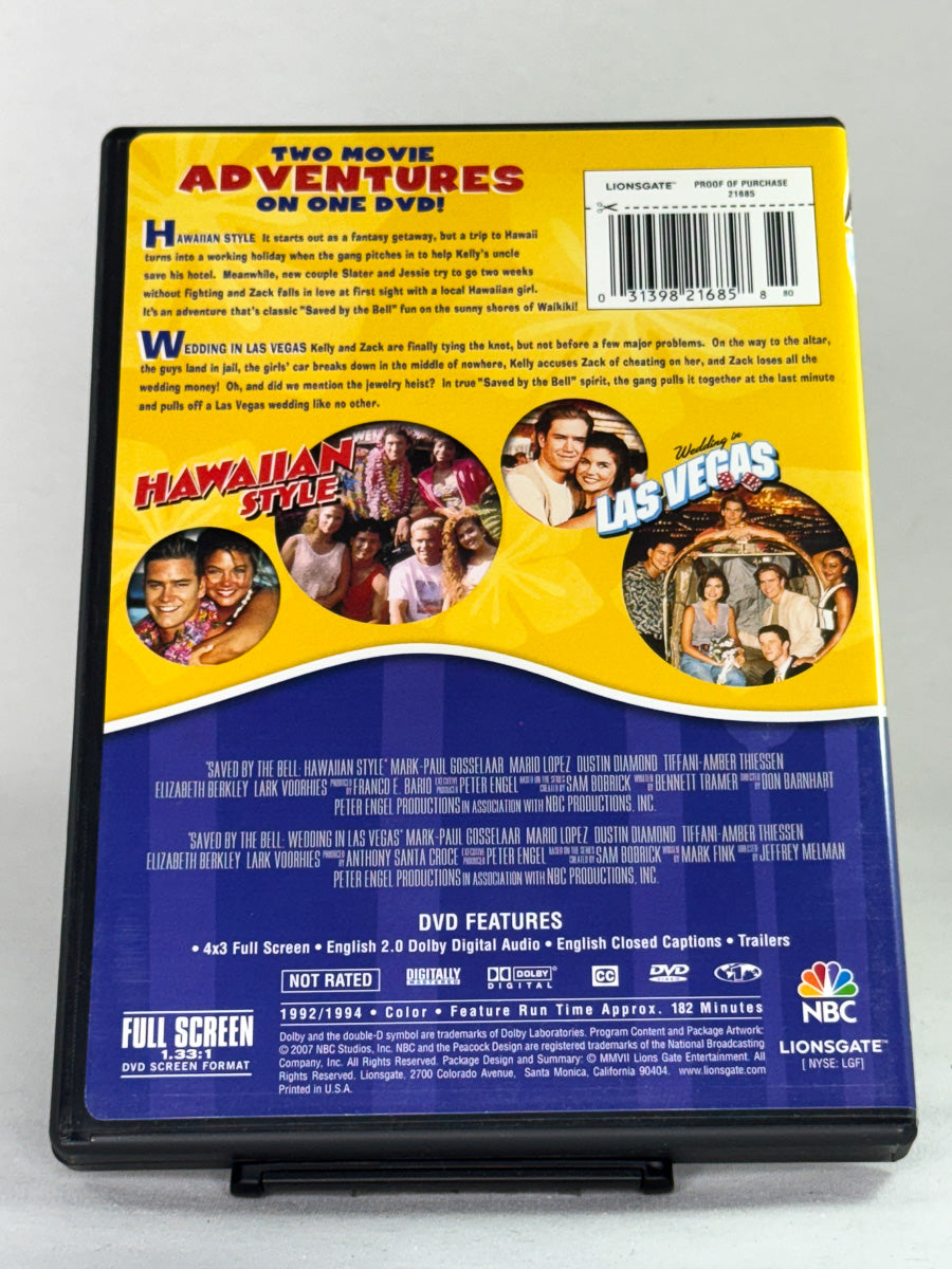 DVD-bakside til filmen Saved by the Bell: Wedding in Las Vegas / Hawaiian Style
Baksiden viser info, spesifikasjoner og eventuell ekstratekst – produktbilde fra nettbutikken Brukbar Film
