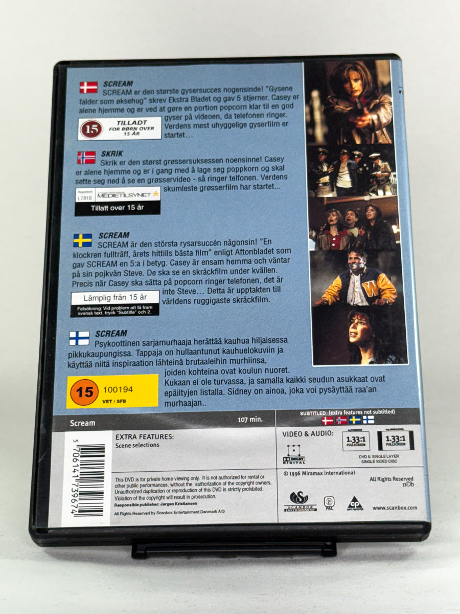 DVD-cover-bakside til filmen Scream (Skrik) – Brukt DVD fra nettbutikken Brukbar Film