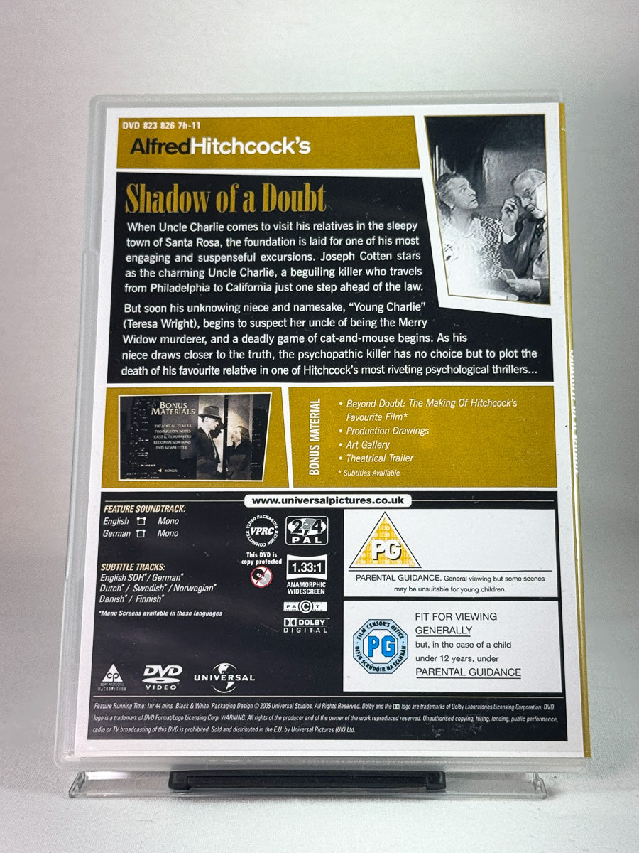 Bakside av DVD-cover for Shadow of a Doubt – småbyidyll og mørke hemmeligheter, brukt DVD hos Brukbar Film.