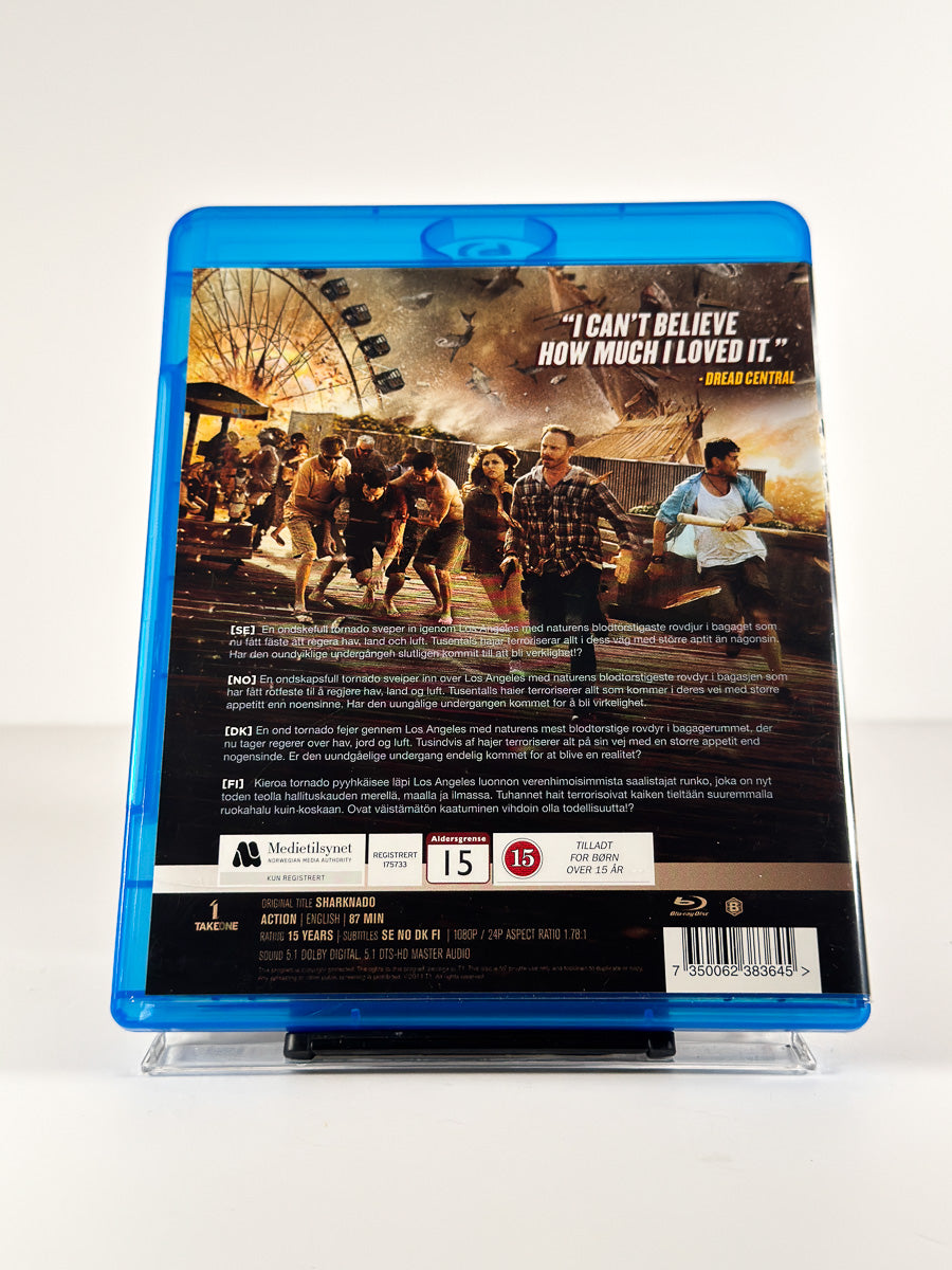 Bakside av cover til Sharknado på Blu-ray