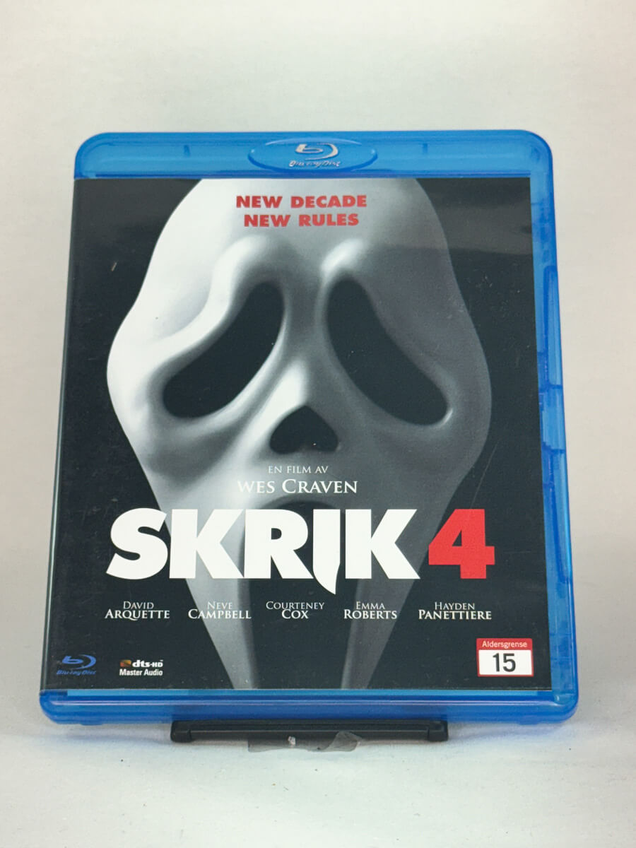 Forside av Skrik 4 Blu-ray-cover – brukt skrekkfilm med Neve Campbell og Courteney Cox, hos Brukbar Film