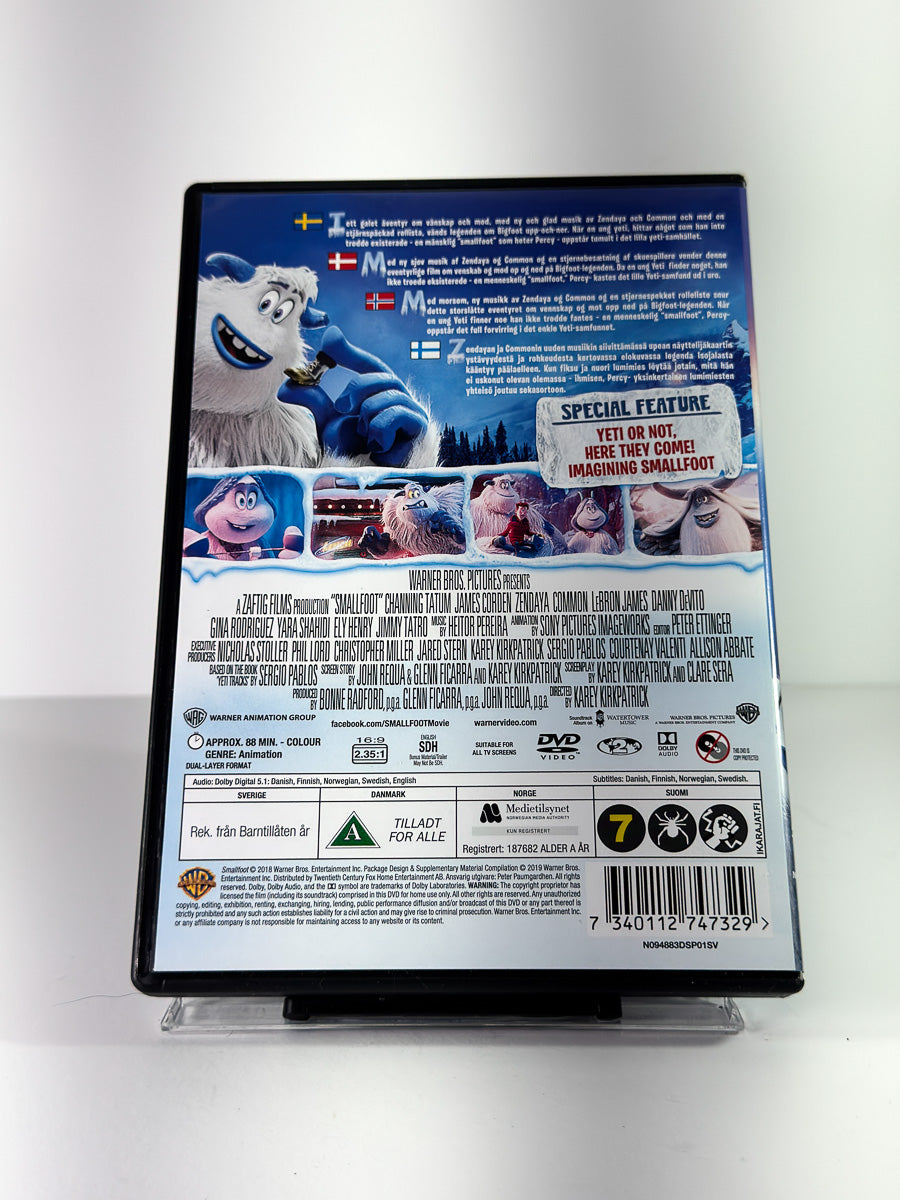 Bakside av cover til Smallfoot på DVD