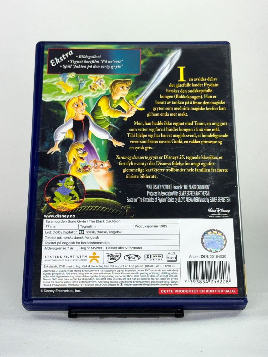 DVD-bakside til filmen Taran og den sorte gryte
Baksiden viser info, spesifikasjoner og eventuell ekstratekst – produktbilde fra nettbutikken Brukbar Film