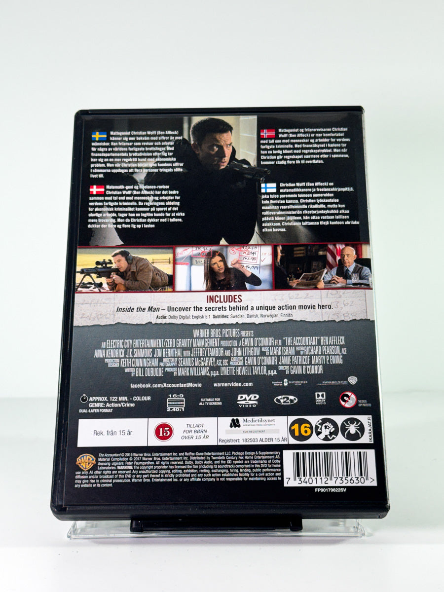 Bakside av cover til the accountant, brukt DVD hos Brukbar Film