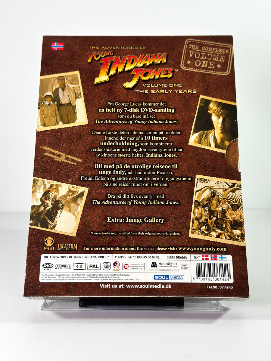 Bakside av cover til The Adventures of Young Indiana Jones: Volume One – The Early Years på DVD hos Brukbar Film