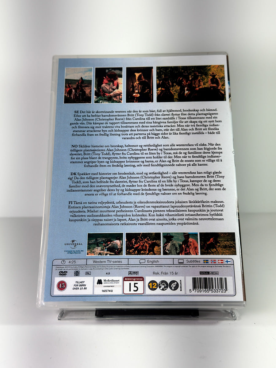 Bakside av cover til The Black Fox Trilogy på DVD