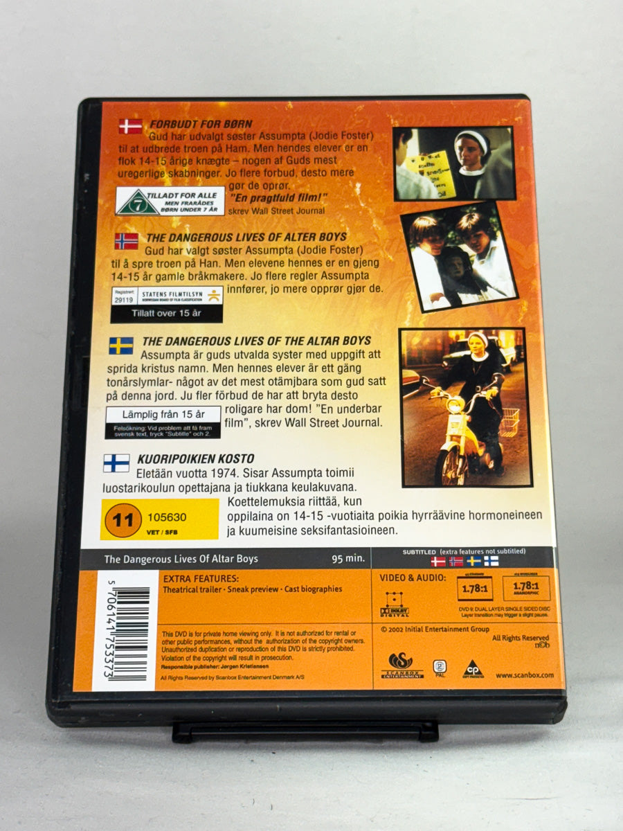 Bakside av The Dangerous Lives of Altar Boys – ungdomsfilm om vennskap, opprør og tro, brukt DVD fra Brukbar Film.